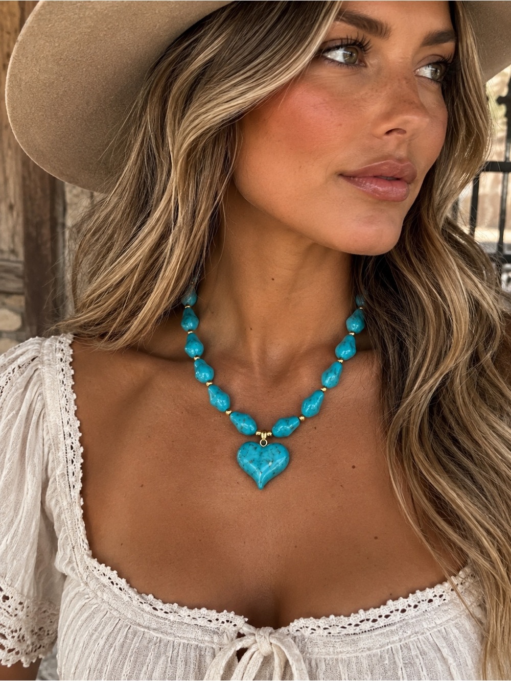 New mayamar resin Turquoise Heart Bead Necklace - Blue